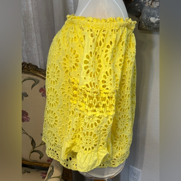 Lilly Pulitzer Laurenne Off the Shoulder Calla Lily Yellow Cotton Top Large - Picture 4 of 11